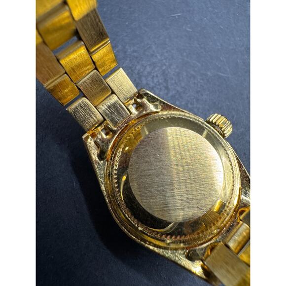 Vtg Swanson Men\'s Watch Round Date Black Dial Gold Tone Bracelet Band 25mm